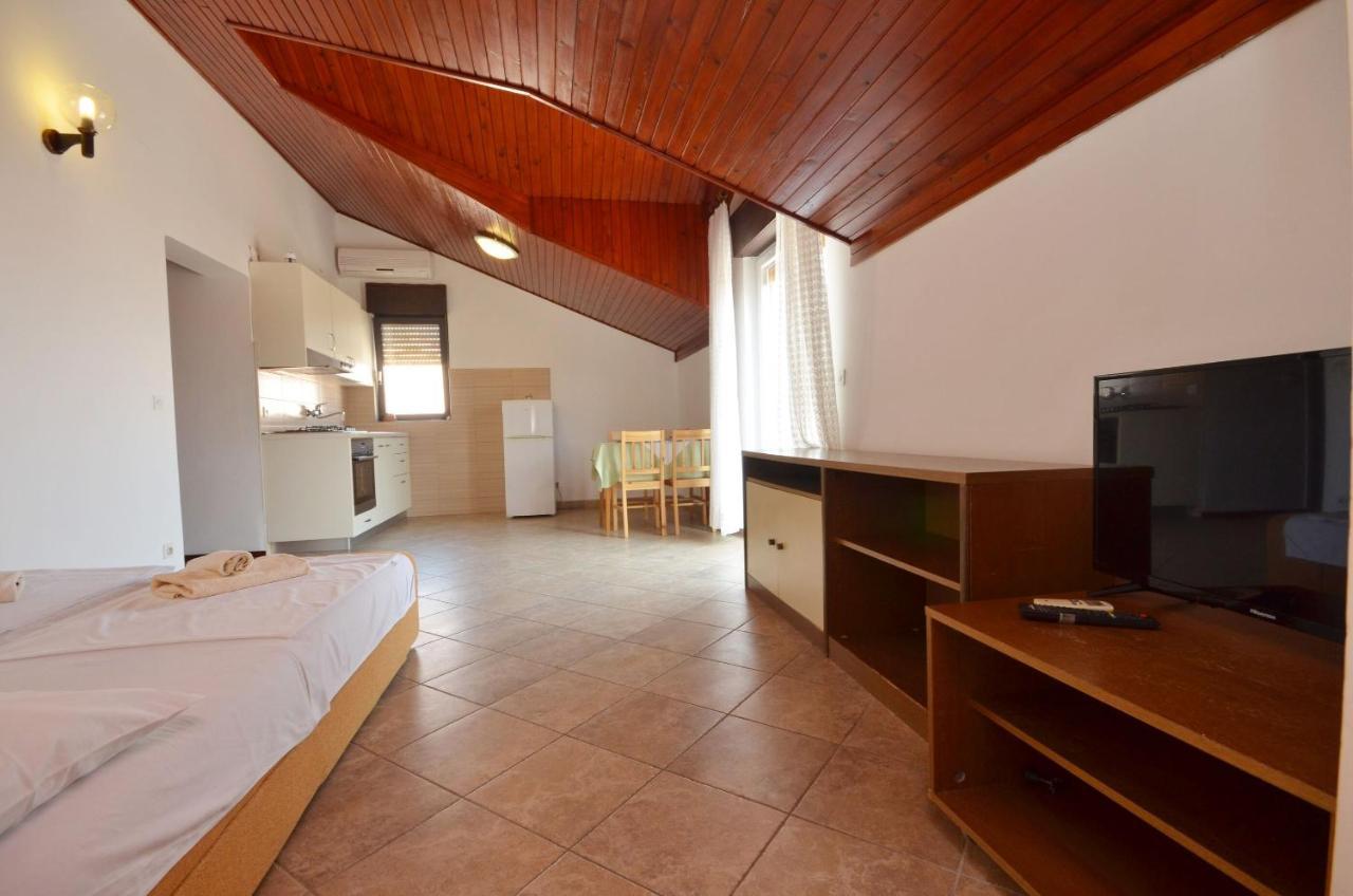 Apartment And Rooms Mrkovic Vodice Eksteriør bilde