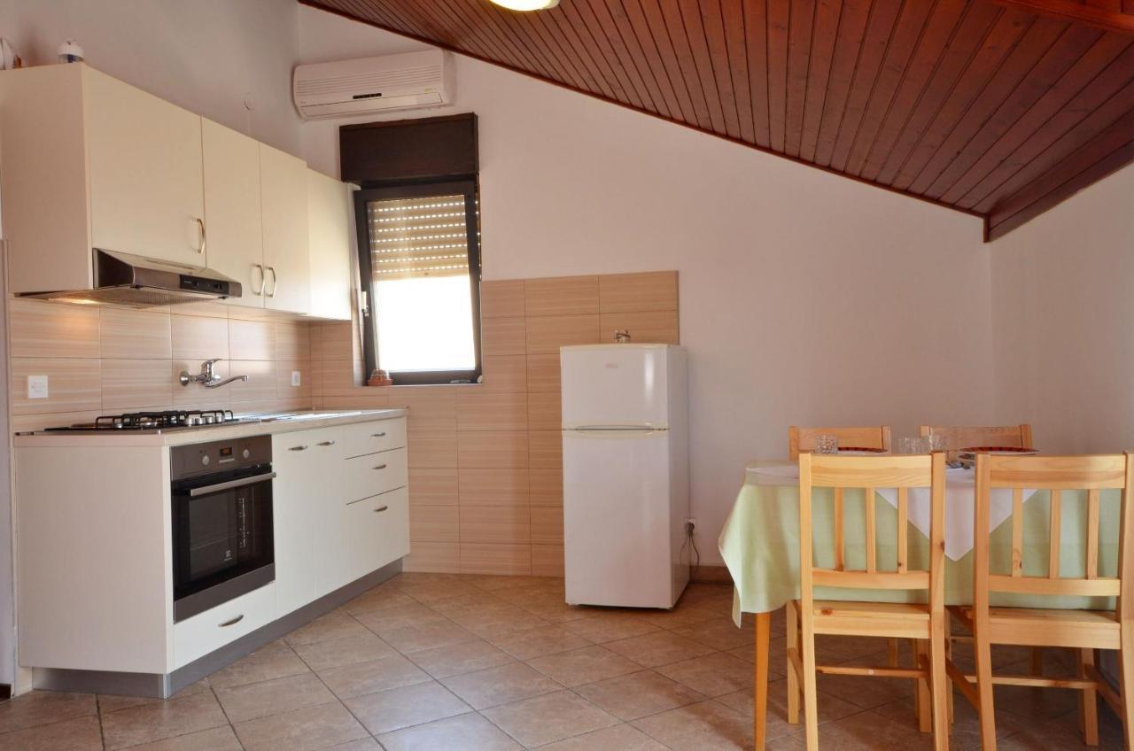 Apartment And Rooms Mrkovic Vodice Eksteriør bilde