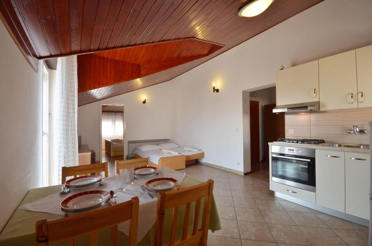 Apartment And Rooms Mrkovic Vodice Eksteriør bilde