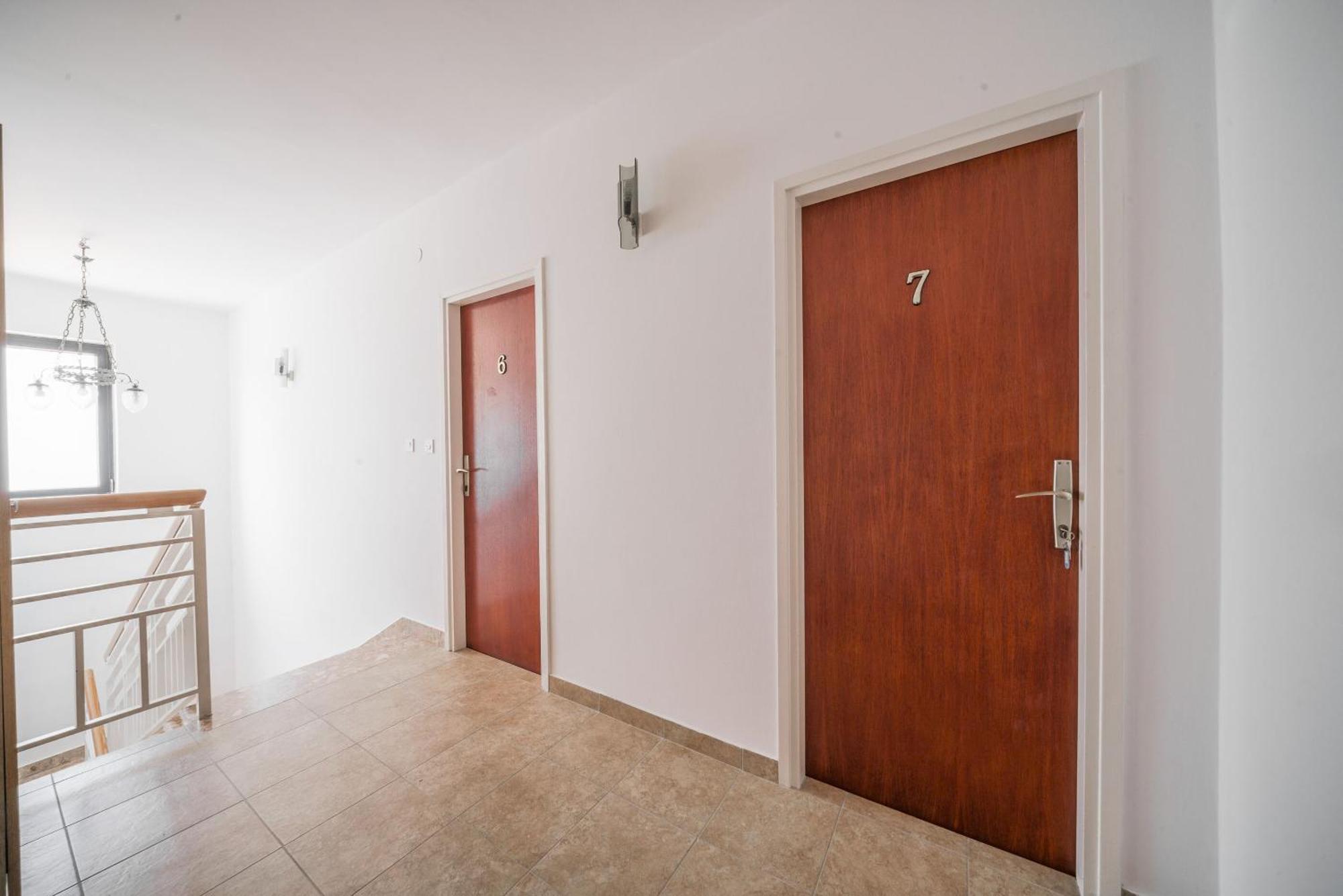Apartment And Rooms Mrkovic Vodice Eksteriør bilde
