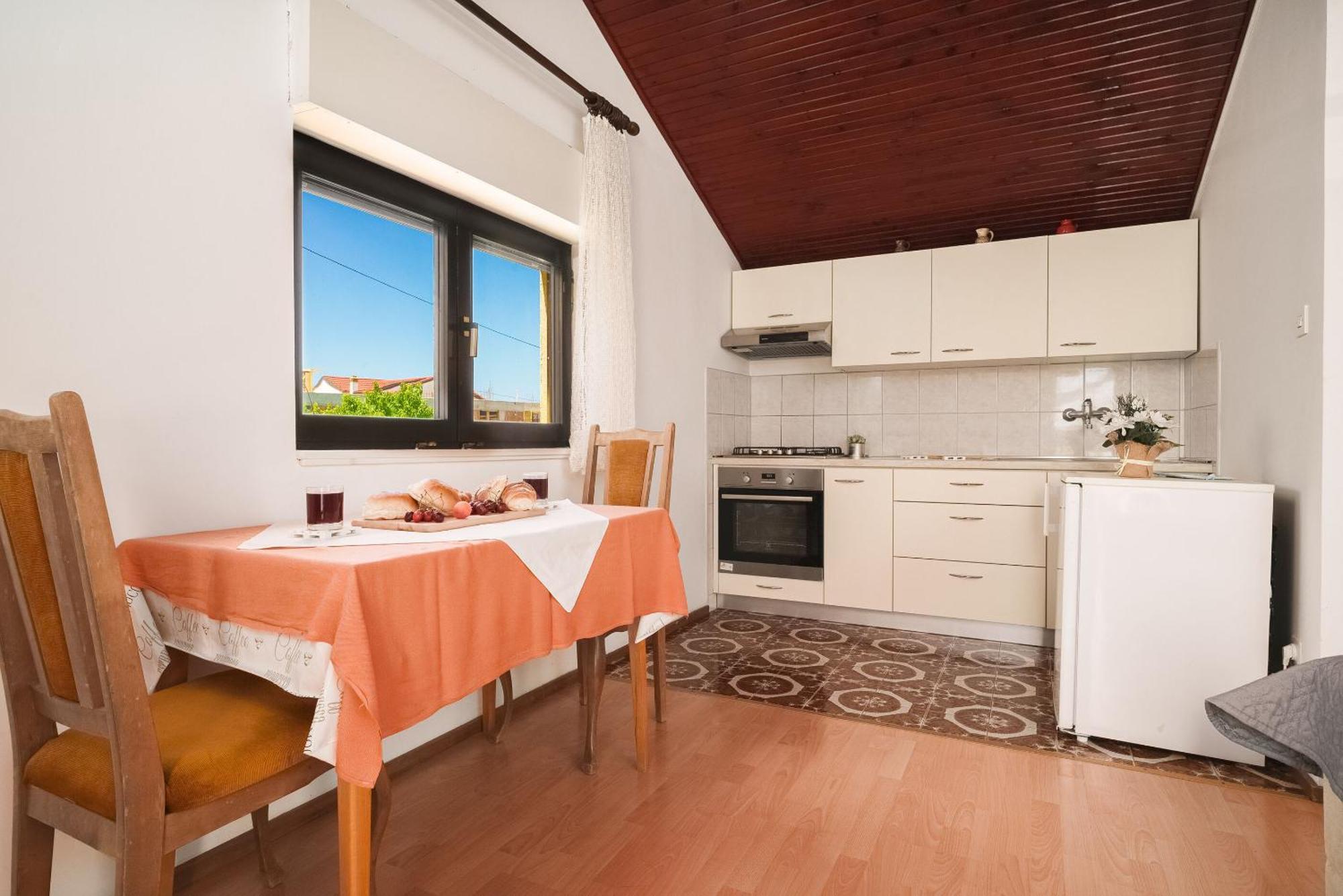 Apartment And Rooms Mrkovic Vodice Eksteriør bilde