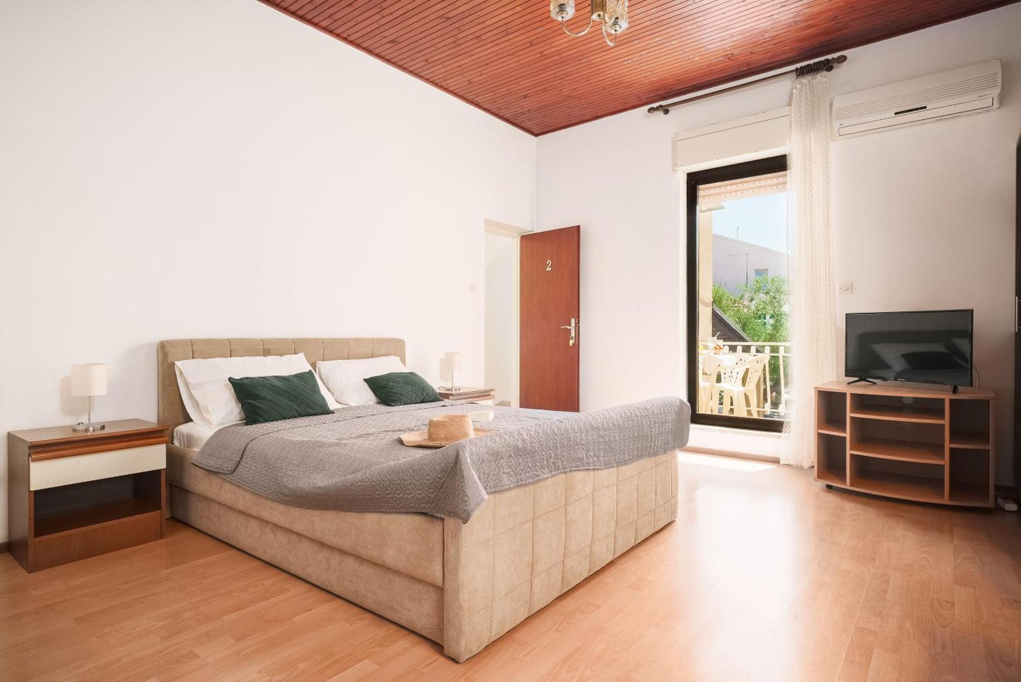 Apartment And Rooms Mrkovic Vodice Eksteriør bilde