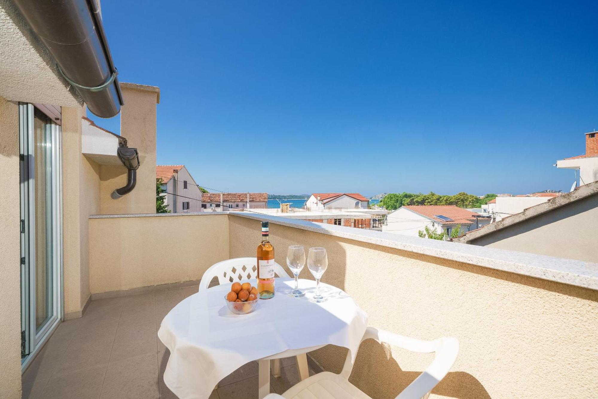 Apartment And Rooms Mrkovic Vodice Eksteriør bilde