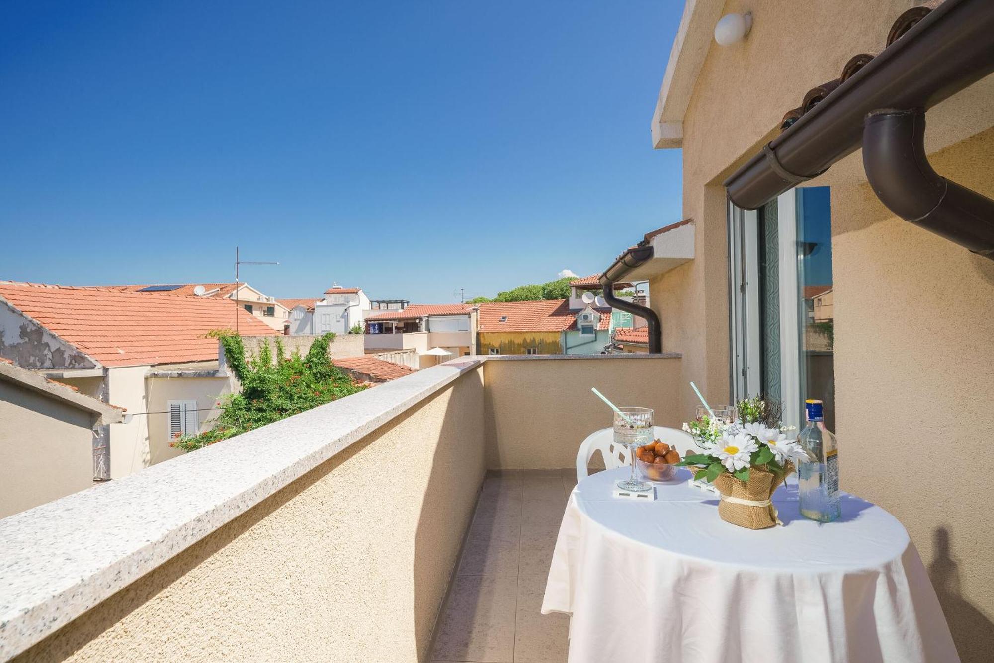 Apartment And Rooms Mrkovic Vodice Eksteriør bilde