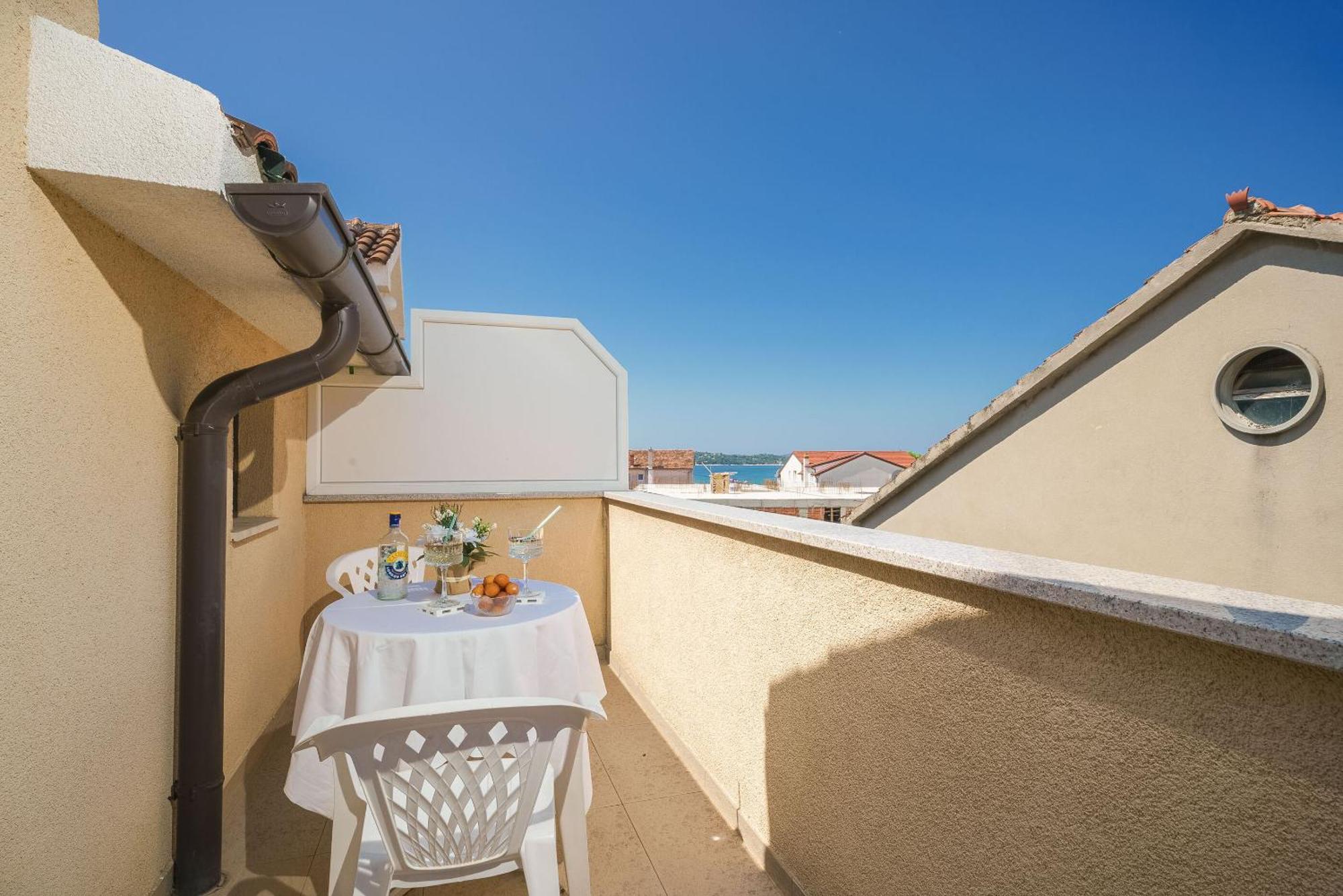 Apartment And Rooms Mrkovic Vodice Eksteriør bilde